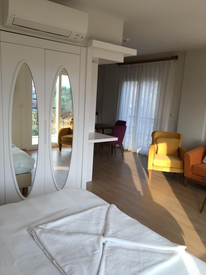 Clementin Suits Siğacık Екстериор снимка
